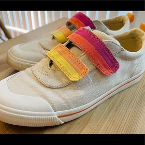 Very Cute TOMS Y4 can fit W6